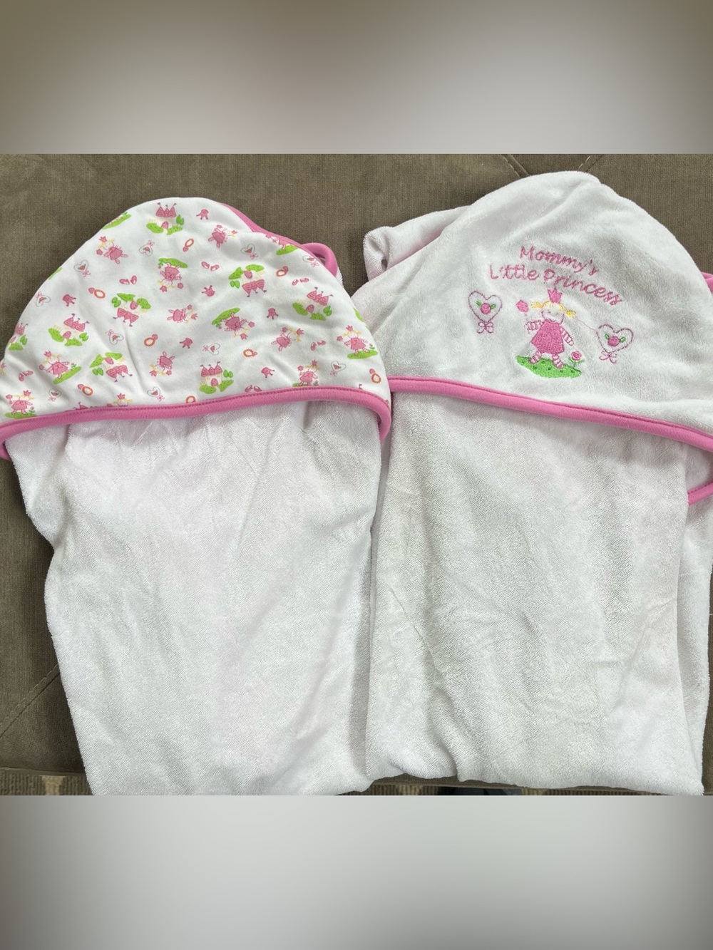 BabiesRUs White and Pink Hooded Baby Towels - Princess Print